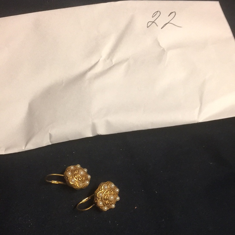 Elegant Gold and Pearl Earrings